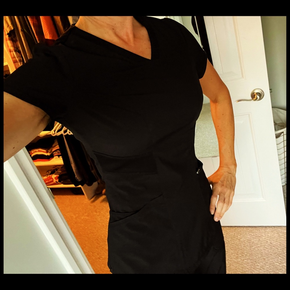 Scrub set